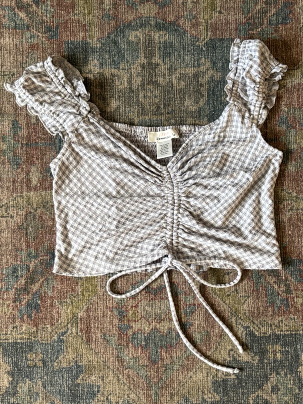 URBAN Romantics Gingham Ruched Drawstring Crop Top in Light Gray and White